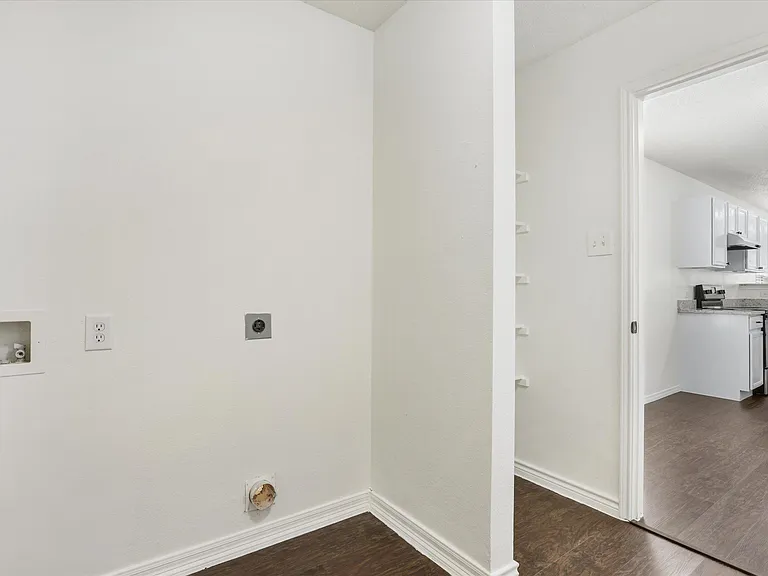 4816 Waterford Dr — Photo 14