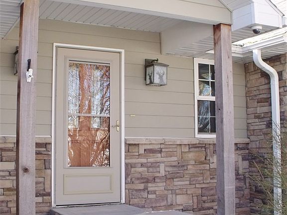 5th image of 425 Doe Ct