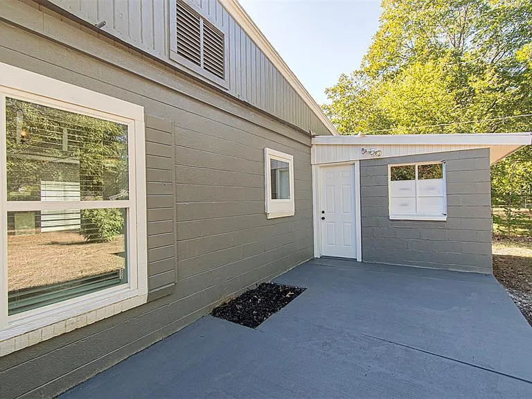 618 Crescent St — Photo 27