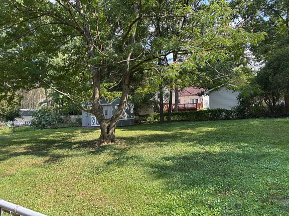 3rd image of 11155 Guilford Rd