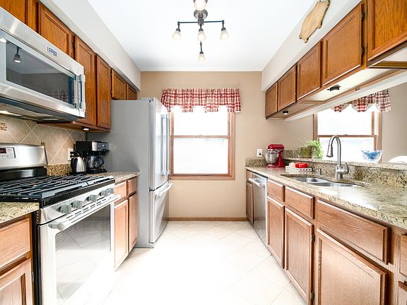 2nd image of 15 Hunter Dr