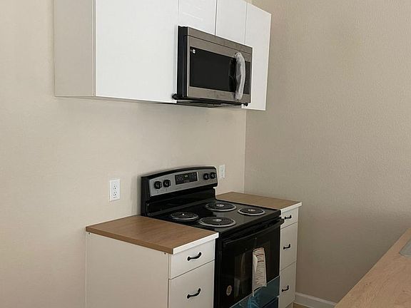 2nd image of 1702 W Sealy St #B