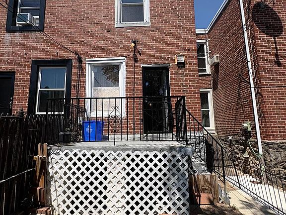 5th image of 138 Rosemar St