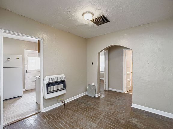 4th image of 128 N Valencia Pl #B