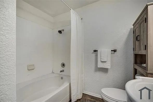 6311 Village Clf — Photo 8