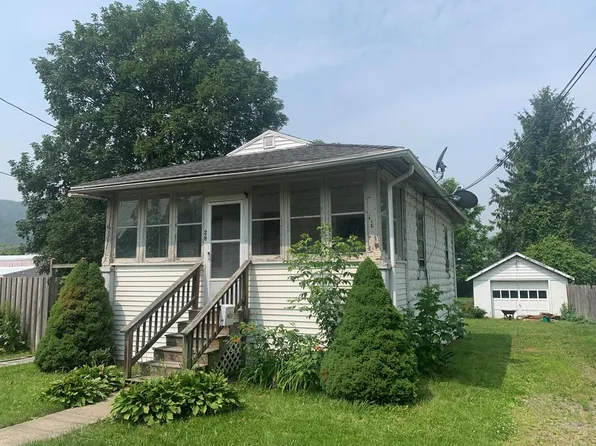 28 Delaware Ave, Bath, NY 14810