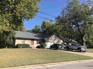 214 N 3rd St, Clinton, MO 64735