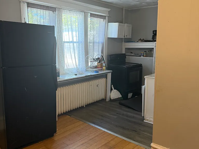 89 E Washington Ave #1 — Photo 1