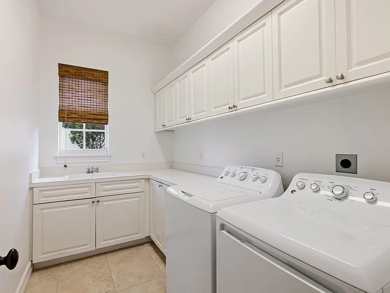 6585 Martinique Way — Photo 10