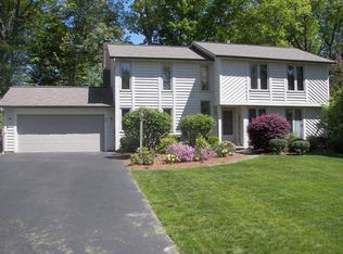 55 Hunters Pointe, Pittsford, NY 14534