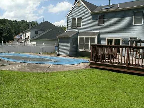 3rd image of 33 Drexel Hill Dr