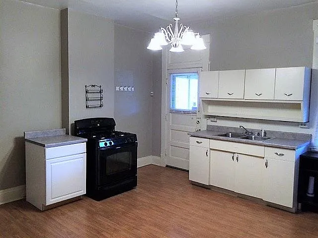 2 bed, 1000 sqft, $1,550 — Photo 3