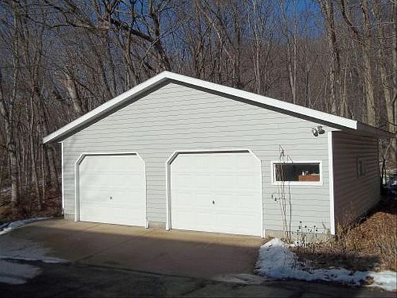 Detached Garage