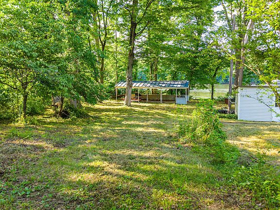 3rd image of 21 River Rd