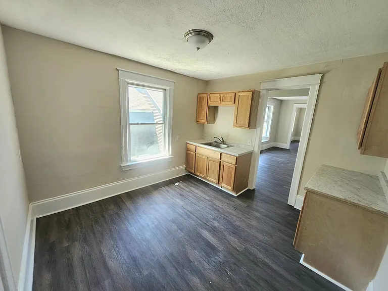 357 Columbia Ave — Photo 2