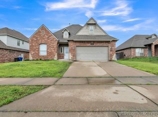 2615 S 15th Pl, Broken Arrow, OK 74012 | MLS #2517787 | Zillow