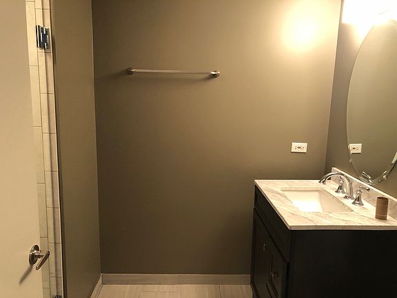 3rd image of 25 E Superior St APT 2606
