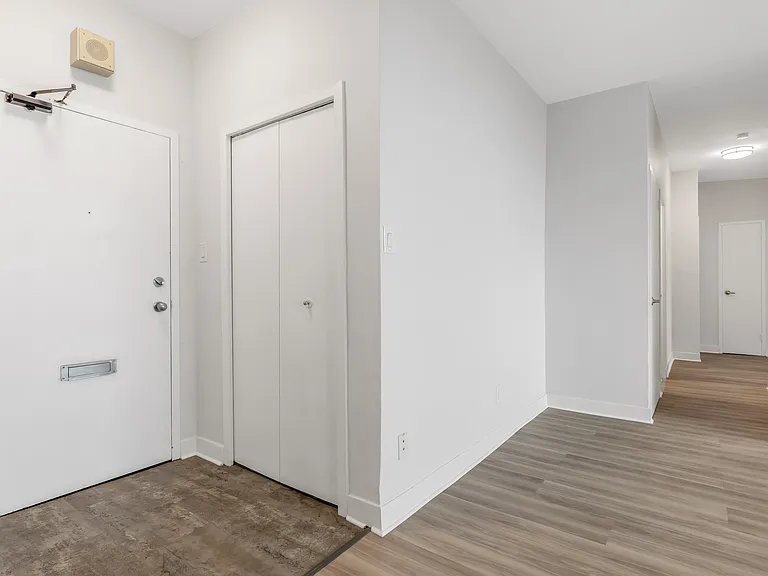 20 Graydon Hall Dr — Photo 38