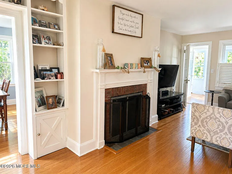 17 Walnut Pl — Photo 7