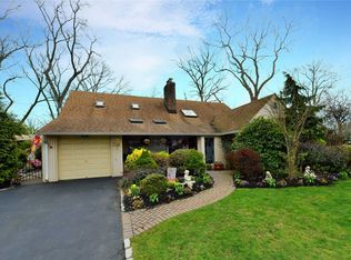 35 Range Dr, Merrick, NY 11566