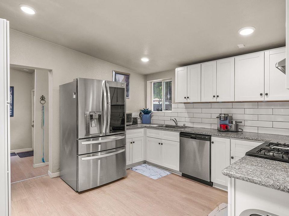 1st image of 3140 Moon Ave