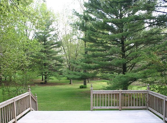 4th image of 7911 Bennington Ct