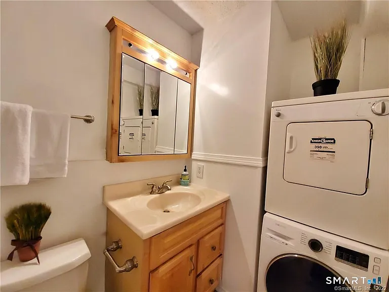 34 Glenwood Ave #101 — Photo 9