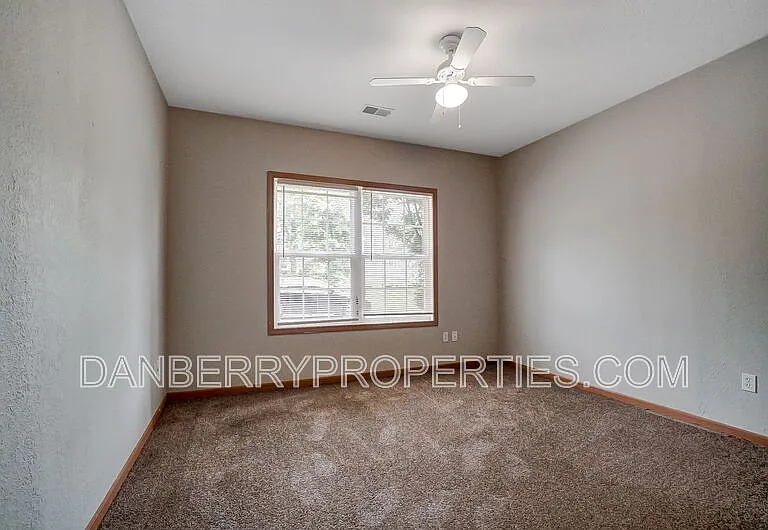 1127 N Byrne Rd #1 — Photo 10