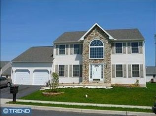 8 Shelly Dr, Sinking Spring, PA 19608