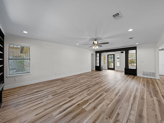 3rd image of 100 Riverhill Blvd