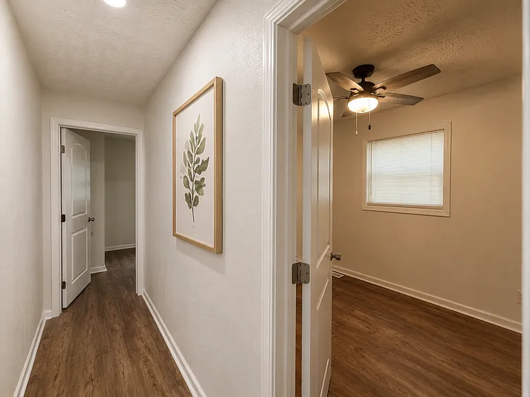 4235 Rookwood Ave — Photo 11