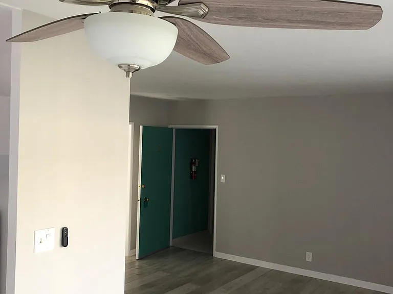 11818 Gateway Blvd #15 — Photo 11