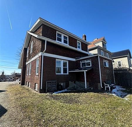 3rd image of 551 Cowan Ave