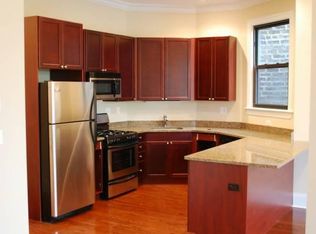 904 W Newport Ave APT 2, Chicago, IL 60657