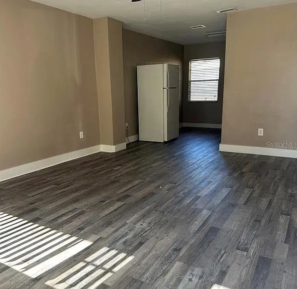 607 Johns Ave — Photo 5