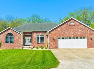 365 High Meadow Rd, Sherman, IL 62684