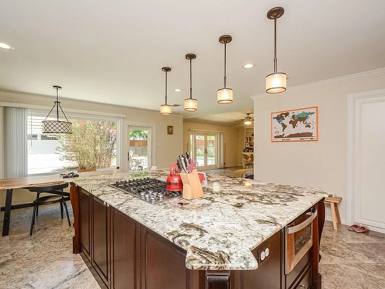 9906 Cedardale Dr — Photo 14