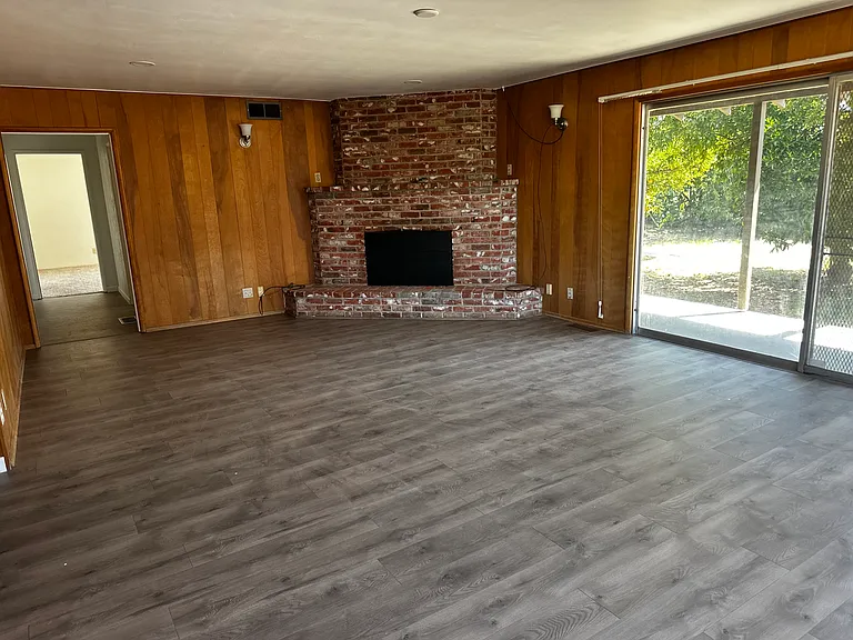 18404 S North Ripon Rd — Photo 3