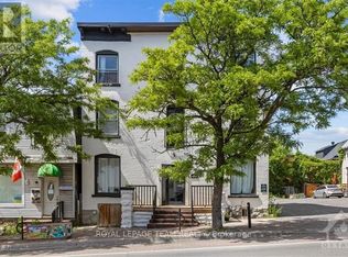 883 Somerset St W #6, Ottawa, ON K1R 6R6