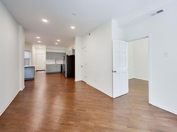 2nd image of 3308 N Racine Ave APT 2