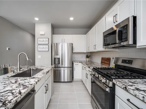 2869 Timber Country Rd, North Las Vegas, NV 89086