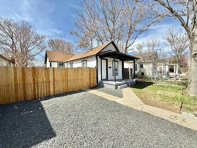 4711 Grant St — Photo 2