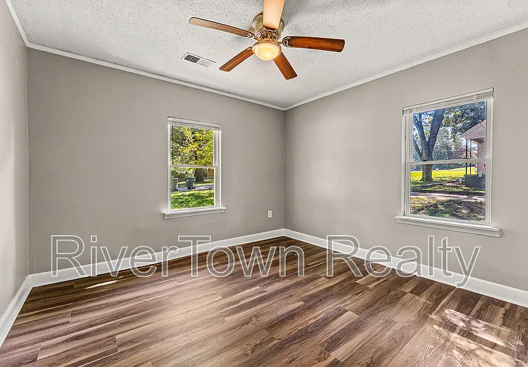 1678 Alta Vista Ave — Photo 13
