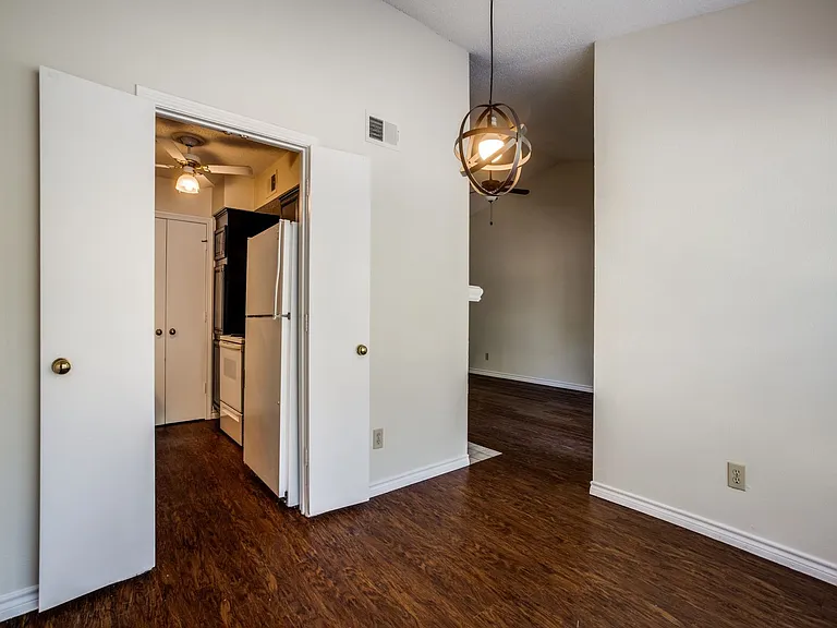 8550 Fair Oaks Xing #204 — Photo 5
