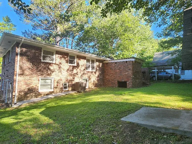 302 Kelso Dr SW — Photo 35