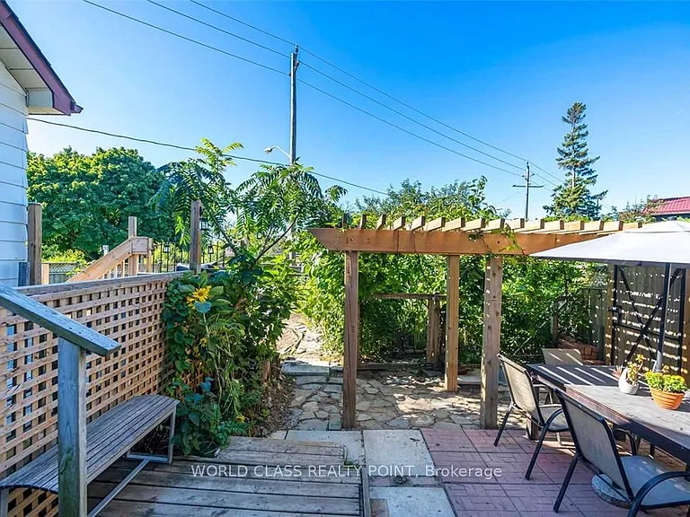 1 McIntosh St — Photo 6