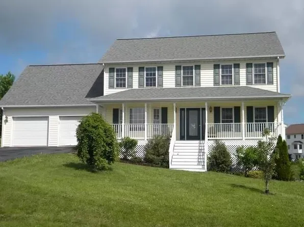 94 Kensington Dr, Fishersville, VA 22939