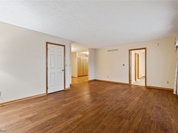 5th image of 1863 Chapelwood Blvd