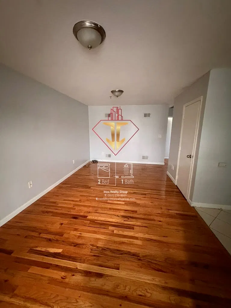 2 bed, 850 sqft, $2,200 — Photo 4