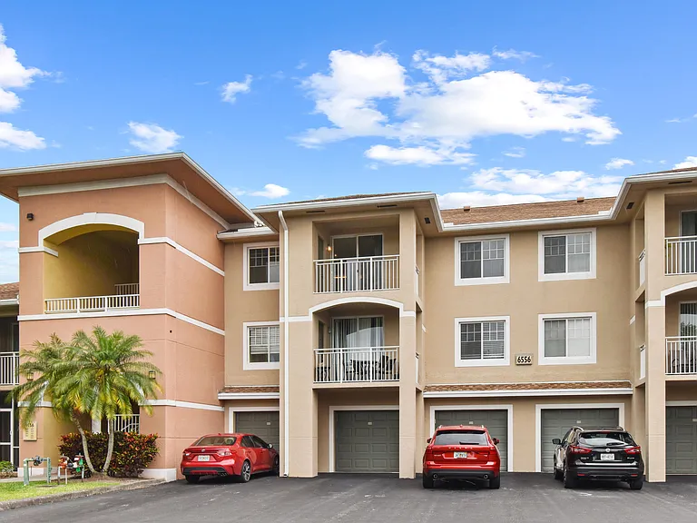 6556 Emerald Dunes Dr #302 — Photo 2